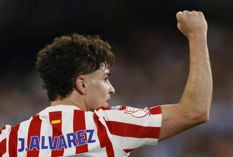 Ο Χούλιαν Άλβαρες στο στόχαστρο της Μπαρτσελόνα