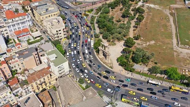 Έξοδος Πρωτομαγιάς: Στο «κόκκινο» οι δρόμοι της Αττικής