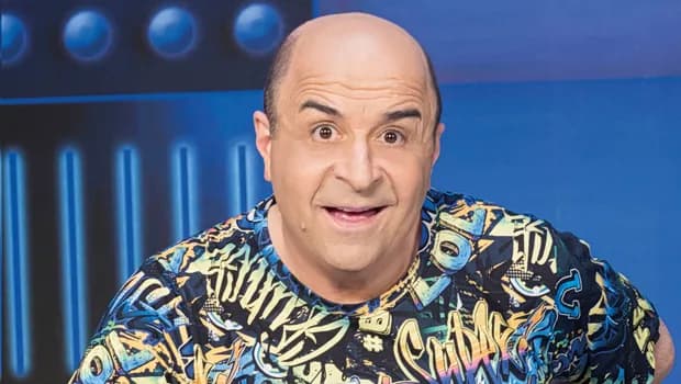 Ο Μάρκος Σεφερλής επιστρέφει στο MEGA με νέα επιθεώρηση