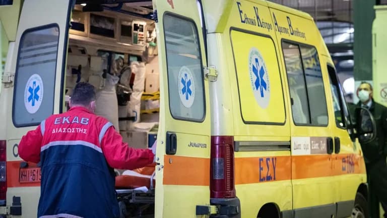 Σοβαρό τροχαίο στη Λεωφόρο Μαρκοπούλου με δύο τραυματίες