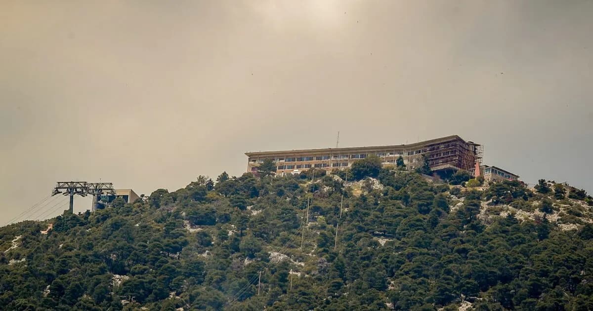 Η φωτιά στην Πάρνηθα και στο Ίλιον τέθηκε υπό έλεγχο