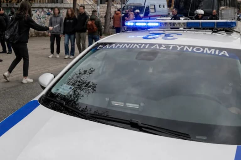 Η 16χρονη στην Αίγινα που απείλησε με σουγιά συμμαθητές