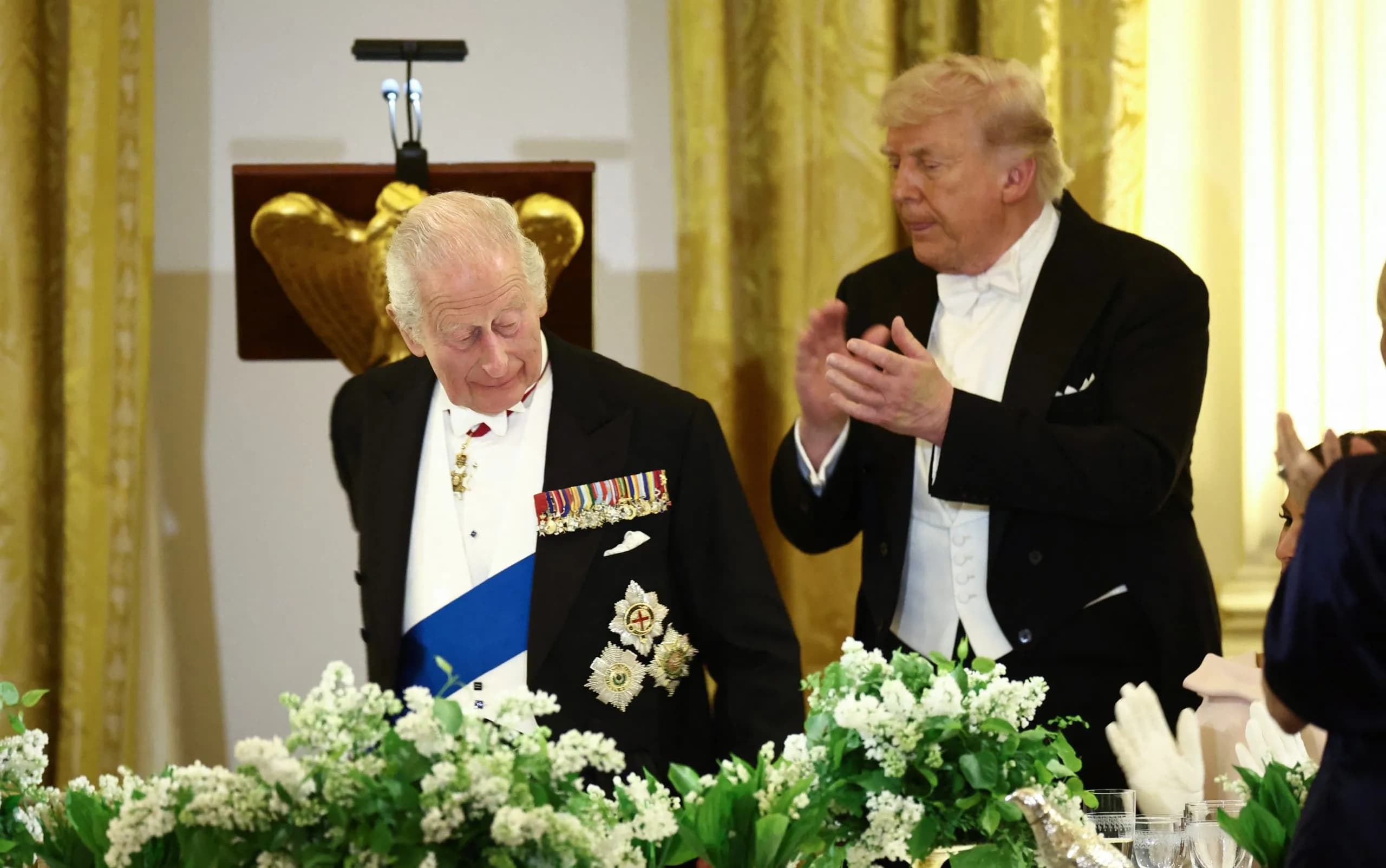 Ο Κάρολος στον Τραμπ: «Χωρίς εμάς θα μιλούσατε γαλλικά»