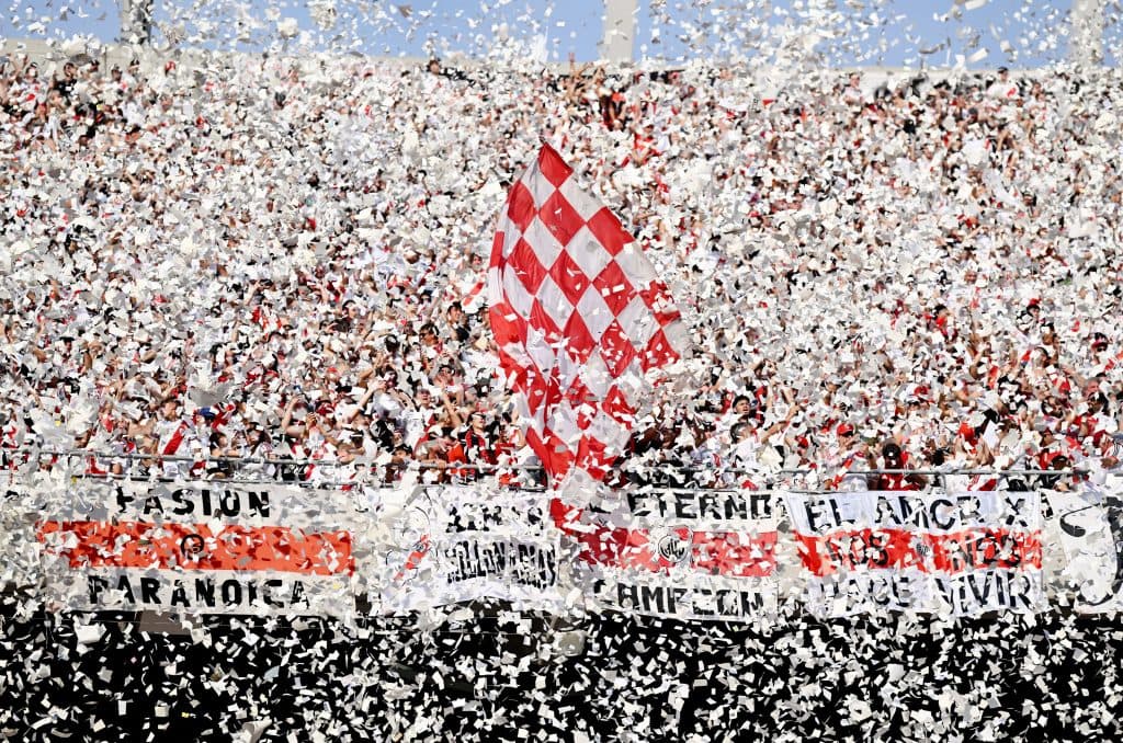 Το Superclásico Ρίβερ-Μπόκα με 52 τόνους χαρτάκια