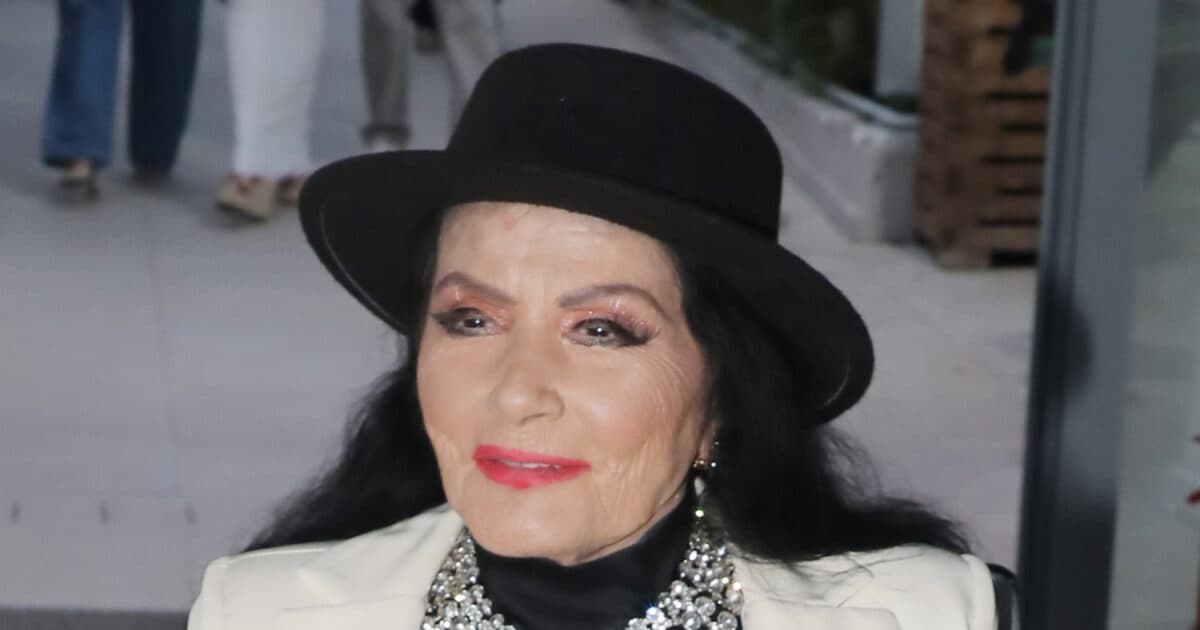 Η Ζωζώ Σαπουντζάκη δεν γνωρίζει για τον θάνατο του συντρόφου της