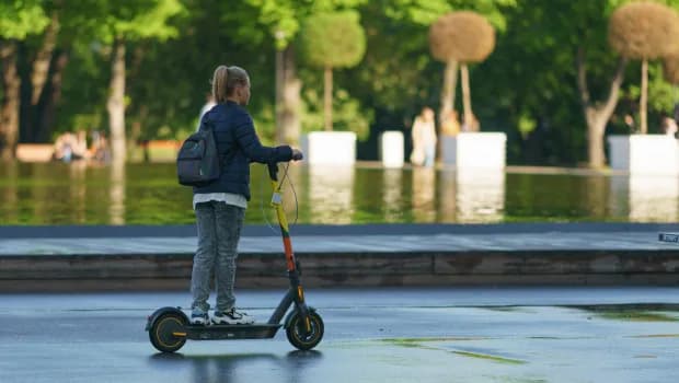 Ηλεκτρικό πατίνι: Από ποια ηλικία επιτρέπεται η οδήγηση