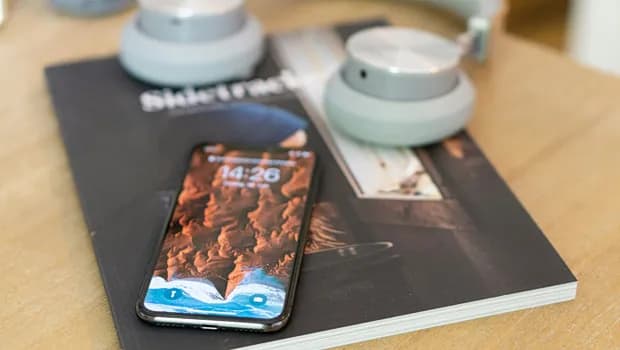 Η ΕΕ αλλάζει τους κανόνες για τα smartphones από το 2027