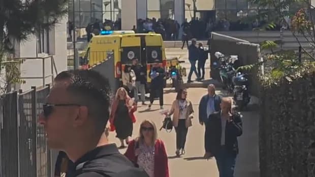 Πυροβολισμοί στο Πρωτοδικείο Αθηνών από 89χρονο