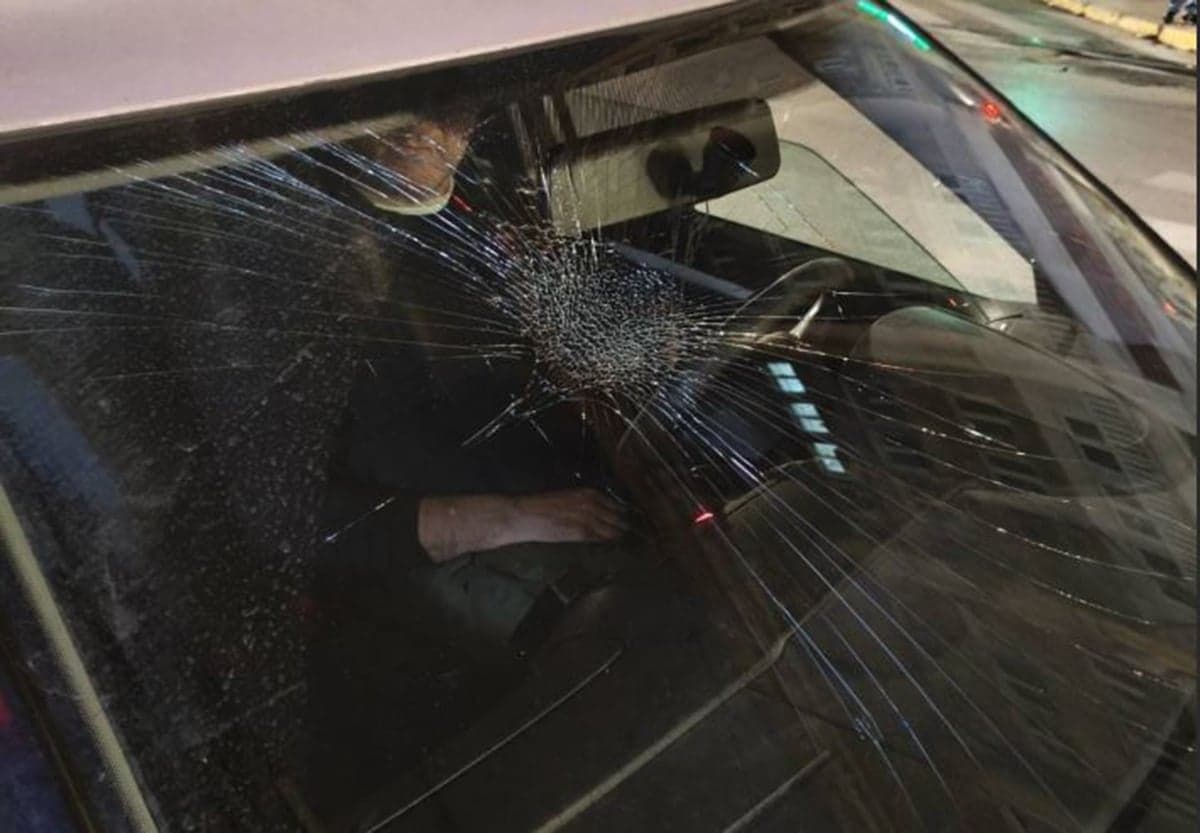 Η Δημοτική Αστυνομία Αθηνών δέχθηκε επίθεση στα Εξάρχεια