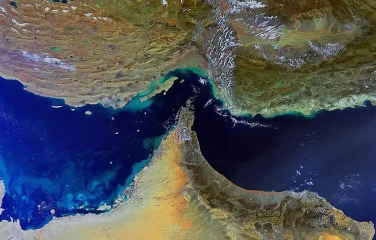 Το «Επαμεινώνδας» στον Ορμούζ: Αθήνα διαψεύδει Τεχεράνη