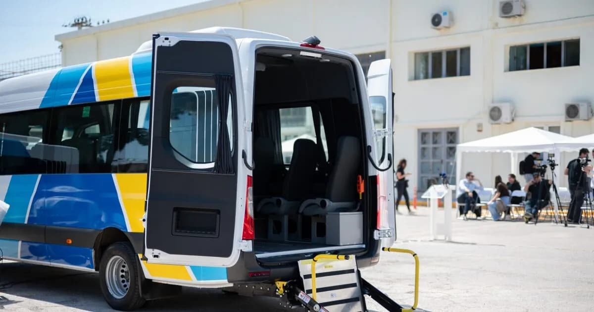 Η ΟΣΥ ενισχύει τα οχήματα ΑμεΑ με 7 νέα μίνι λεωφορεία