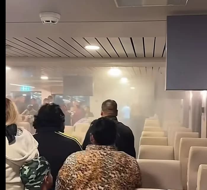 Χάος στο «Νήσος Σάμος»: Τσιγάρο ενεργοποίησε πυρόσβεση