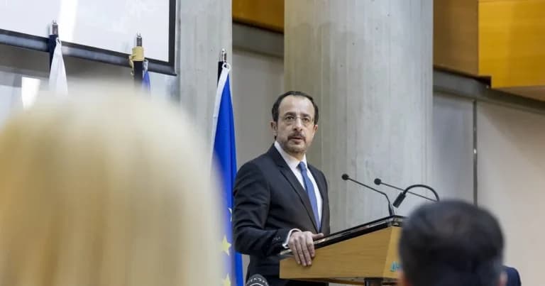 Ο Χριστοδουλίδης υπενθυμίζει στον Μισέλ την τουρκική κατοχή της Κύπρου