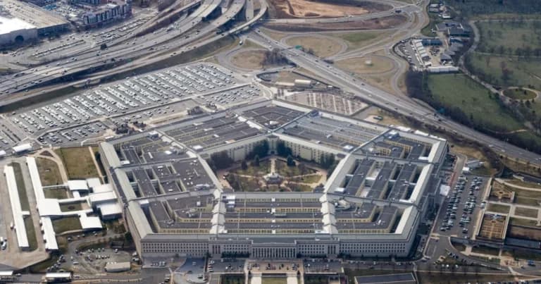 Η Google υπέγραψε συμφωνία με το Πεντάγωνο για AI