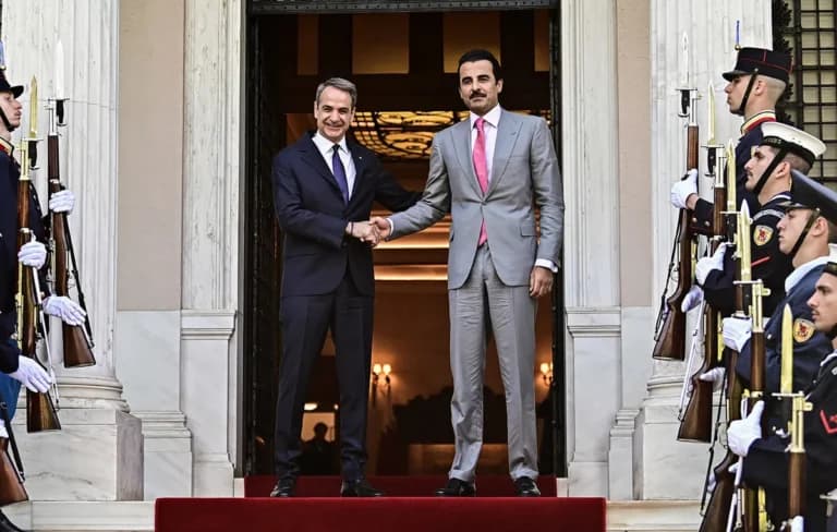 Ο Μητσοτάκης με τον Εμίρη του Κατάρ: Επενδύσεις και ειρήνη