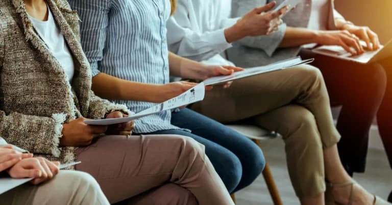 Οι εγγεγραμμένοι άνεργοι ΔΥΠΑ μειώθηκαν 7% τον Μάρτιο 2026