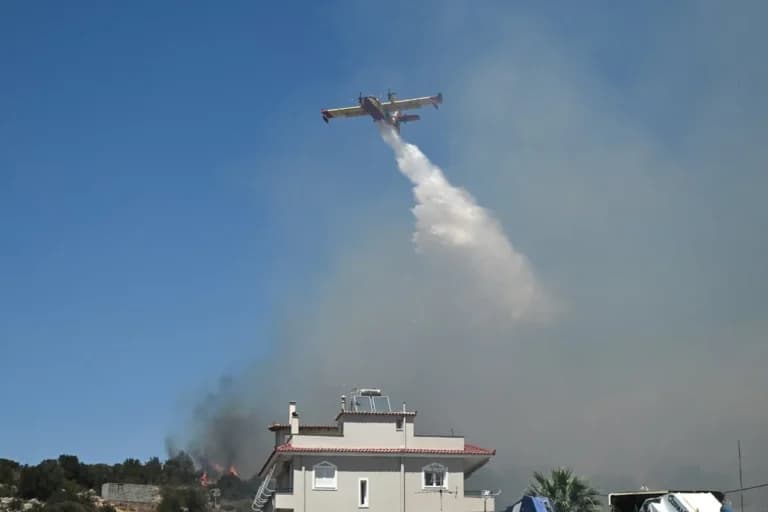 Η Ελλάδα αποκτά επτά νέα πυροσβεστικά Canadair