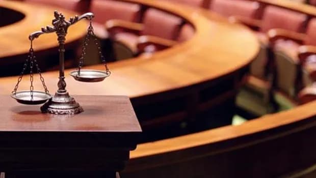 Ο ΔΣΑ καταδικάζει συμπεριφορές στη δίκη των Τεμπών