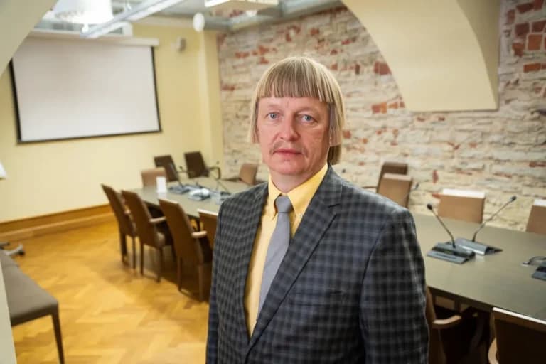 Ο Εσθονός πολιτικός Έπλερ που έγινε viral με τα μαλλιά του