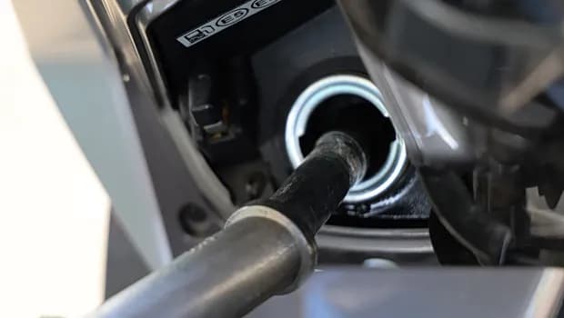 Η κυβέρνηση ετοιμάζει νέα μέτρα στήριξης για diesel και λιπάσματα