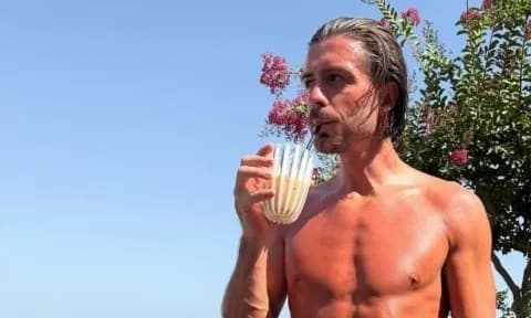 Ο Τζακ Γκρίλις αποκοιμήθηκε σε μπαρ μετά από πάρτι