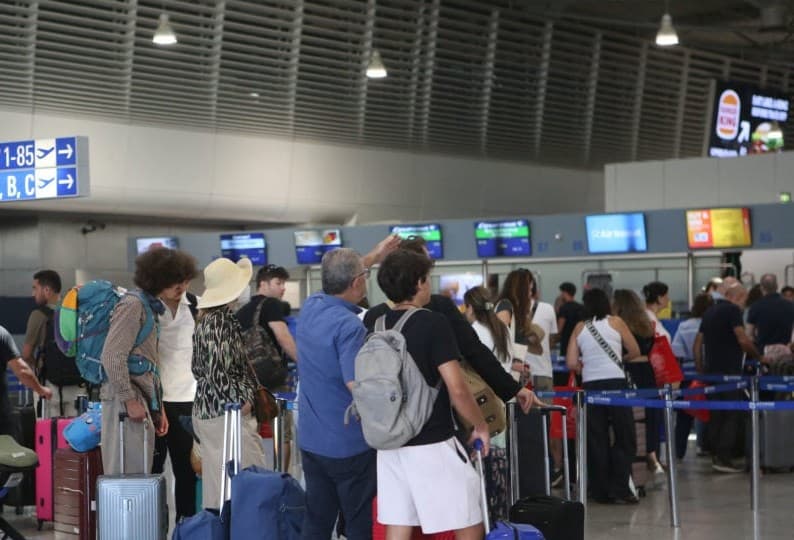 Η Ελλάδα εξαιρεί τους Βρετανούς από το σύστημα EES