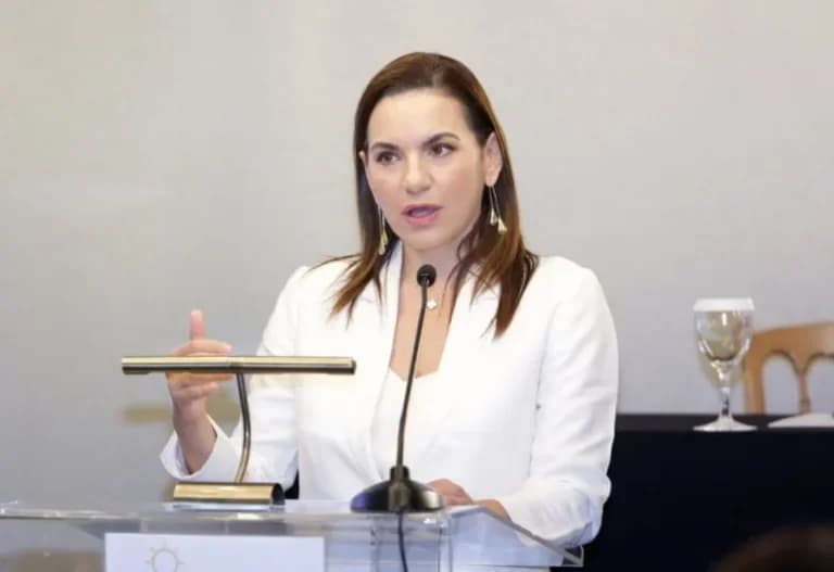 Η Κεφαλογιάννη κατά Δούκα για τον τουρισμό στην Αθήνα