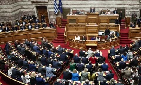 Ο νέος εκλογικός νόμος: 7 περιφέρειες και μονοεδρικές