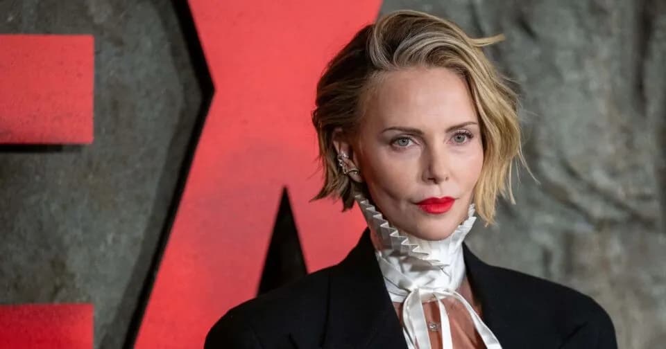 Η Σαρλίζ Θερόν στην πρεμιέρα του Apex στη Νέα Υόρκη