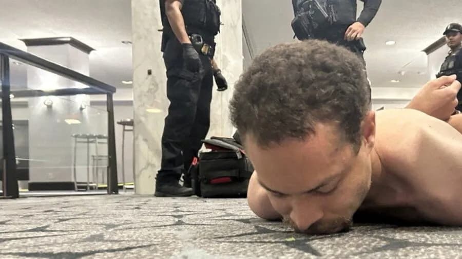 Ο Κόουλ Άλεν επιτέθηκε σε αξιωματούχους Τραμπ στο Χίλτον