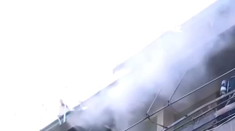 Τραγωδία στον Κολωνό: Δύο νεκροί από φωτιά σε διαμέρισμα