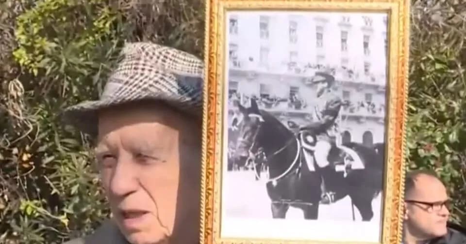 Ο 89χρονος δράστης στην κηδεία του τέως βασιλιά