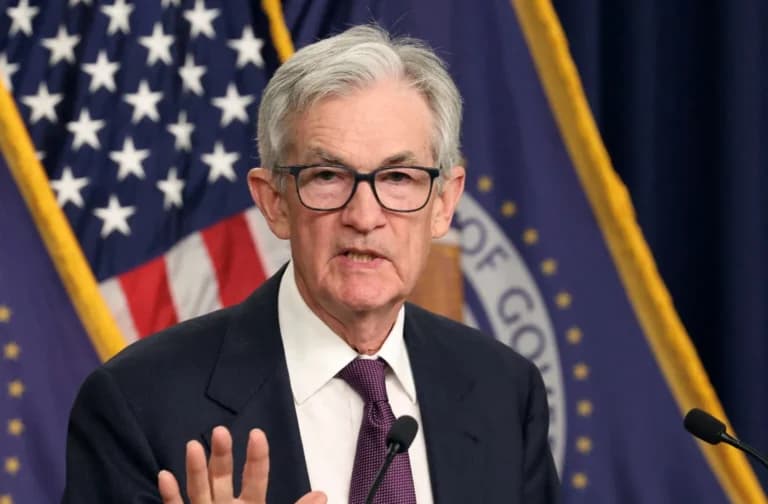 Η Fed διατηρεί αμετάβλητα τα επιτόκια στο 3,5-3,75%