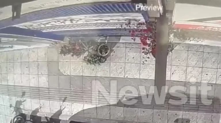 Αμόκ 29χρονου στον Άγιο Παντελεήμονα: 30 αυτοκίνητα διαλύθηκαν