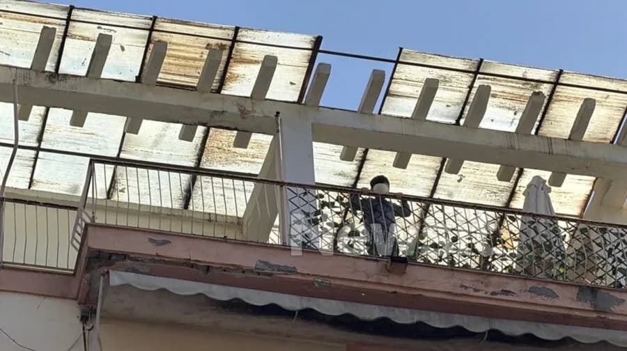 Ο ανήλικος σε αμόκ στη Θεσσαλονίκη: Πετούσε αντικείμενα