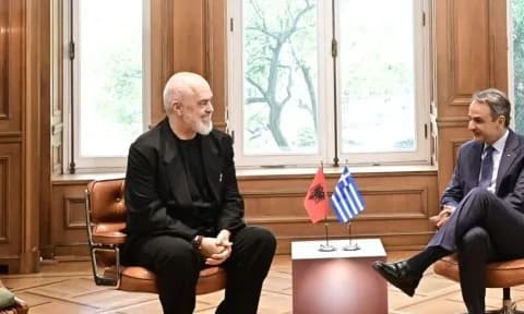 Ο Ράμα ζήτησε συγγνώμη από τον Μητσοτάκη για την εμφάνισή του