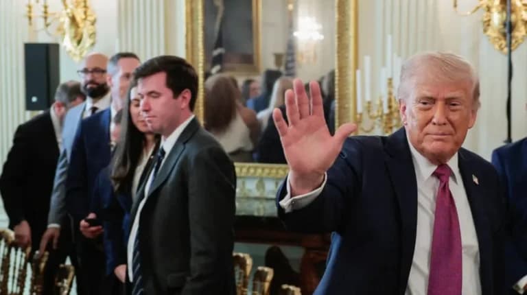 Ο Τραμπ εκτάκτως για Ιράν: Σιωπή Τεχεράνης πριν τις συνομιλίες