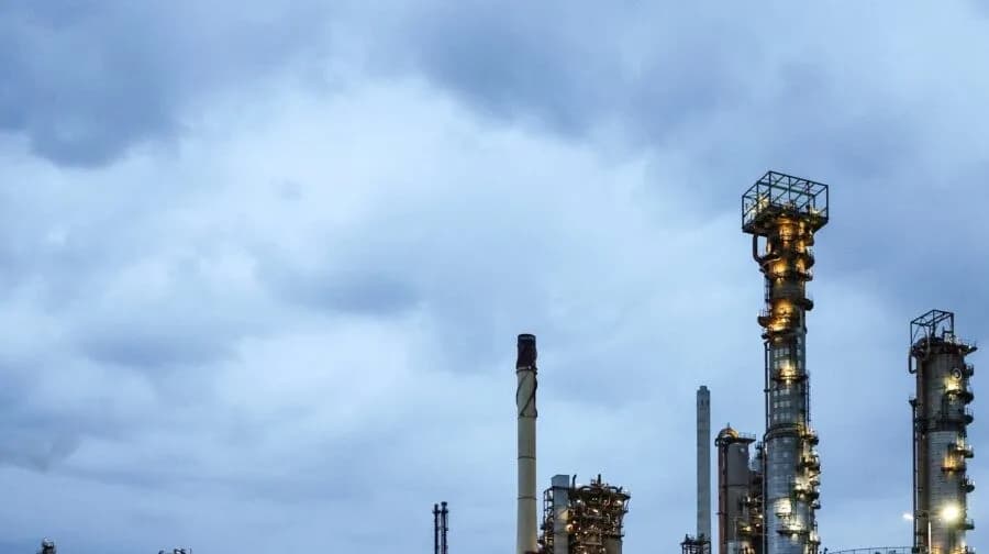 Το πετρέλαιο εκτοξεύεται πάνω από 113 δολάρια