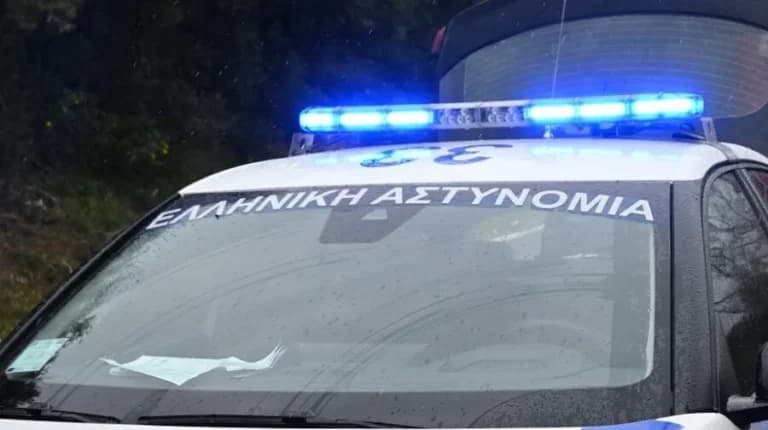 Θρίλερ στον Νέο Κόσμο: 55χρονος ταμπουρωμένος με καραμπίνα