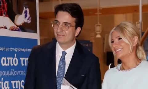 Η Φαίη Σκορδά με τον Αθανασιάδη στην πρώτη τους κοινή εμφάνιση