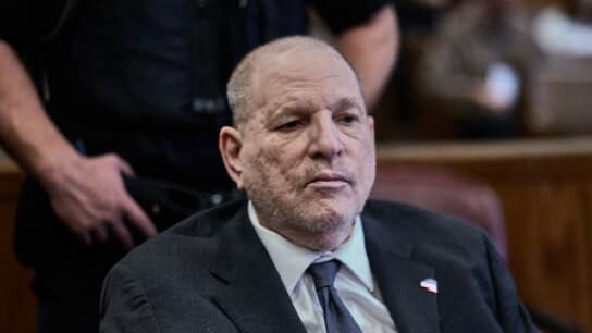 Ο Χάρβεϊ Γουάινστιν ξανά στο εδώλιο για βιασμό στο Μανχάταν