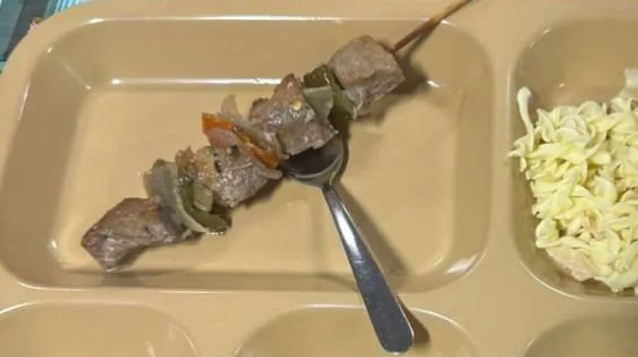 Πείνα ναυτών στο USS Lincoln: Σκάνδαλο και παύση Φίλαν