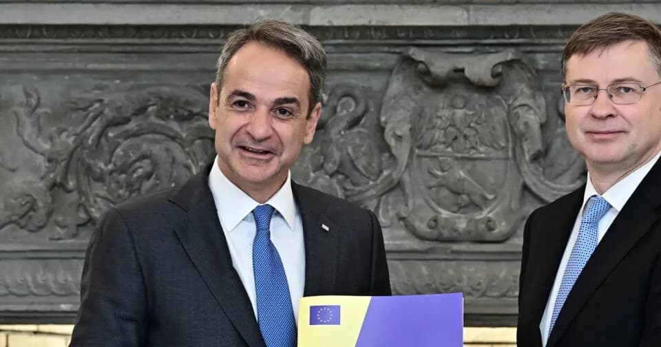 Ο Ντομπρόβσκις εξαίρει την ελληνική οικονομία