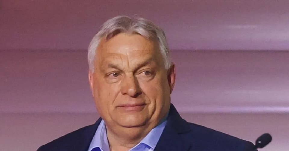 Ο Όρμπαν παραδίδει την έδρα του μετά από 16 χρόνια