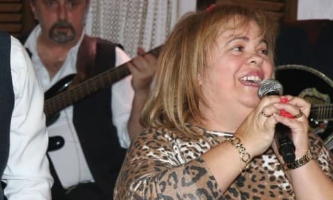 Η Έφη Θώδη για τα πανηγύρια: «Σηκώνονταν όρθιοι»