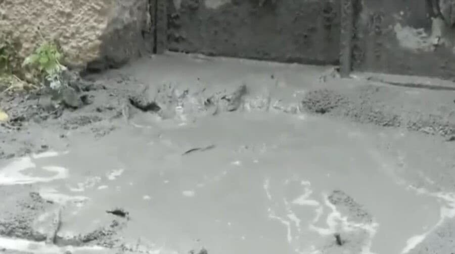 Τσιμέντο πλημμύρισε δρόμους στην Κυψέλη — Κλειστοί δρόμοι