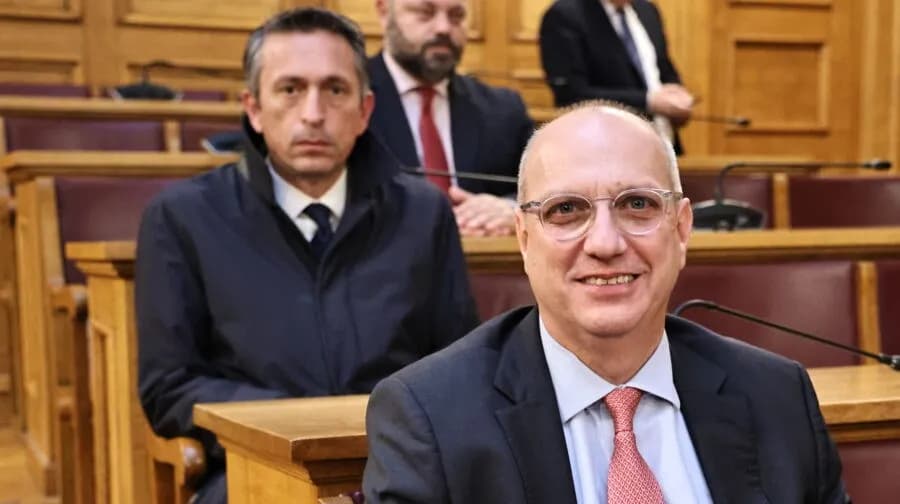 Πέντε βουλευτές ΝΔ «σπάνε» τη σιωπή για το επιτελικό κράτος