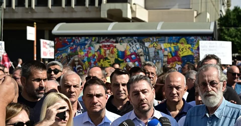 Ο Ανδρουλάκης προτείνει 35ωρο με πλήρεις αποδοχές