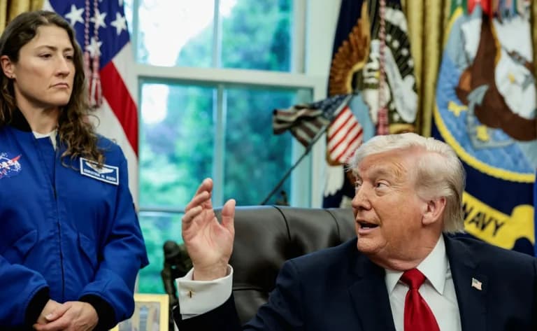 Ο Τραμπ σχολίασε τα αυτιά του διοικητή της NASA