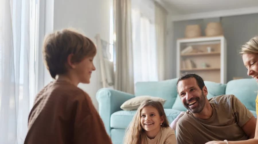 Επίδομα 150 ευρώ ανά παιδί: Ποιοι είναι δικαιούχοι